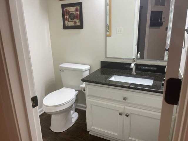 637 Riverside Dr - Photo 2 of 17