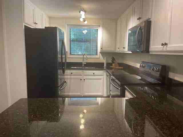 637 Riverside Dr - Photo 3 of 17