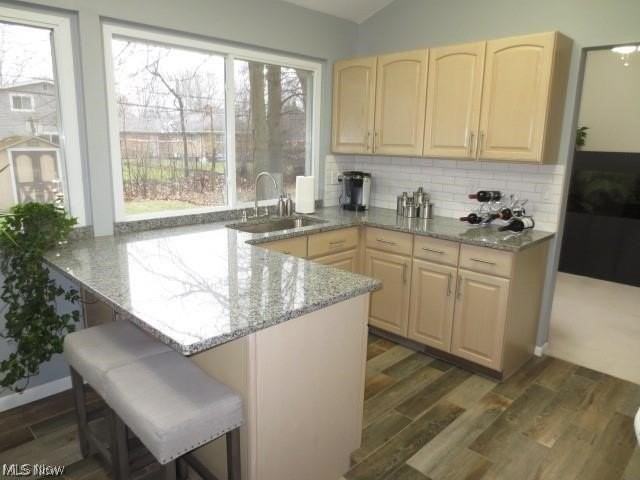 6593 Forest Glen Ave - Photo 3 of 14