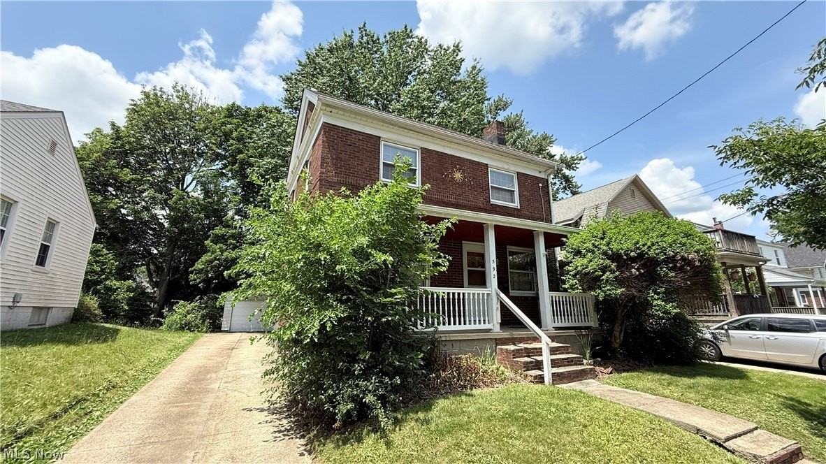 592 Lindell St - Photo 3 of 31