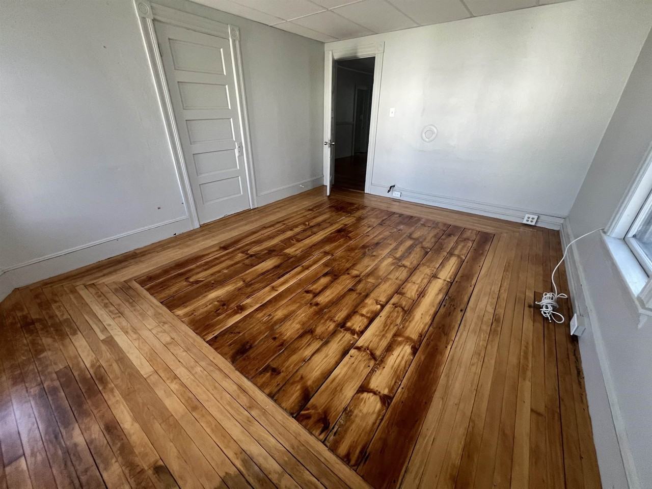 551 Montgomery St #2 - Photo 5 of 13