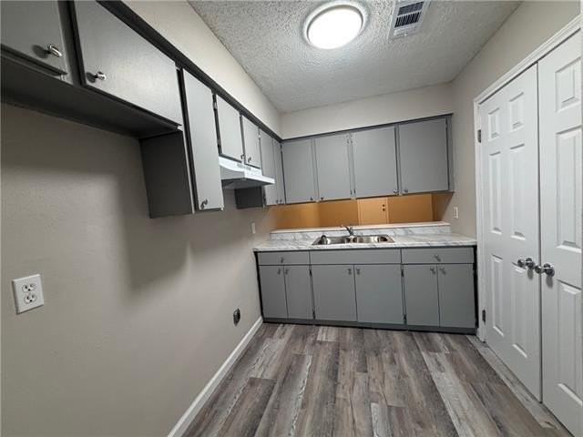 734 Walnut St - Photo 4 of 10