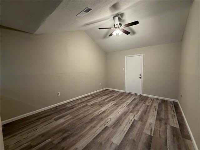 734 Walnut St - Photo 5 of 10