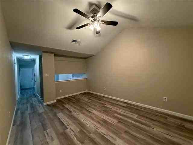 734 Walnut St - Photo 6 of 10