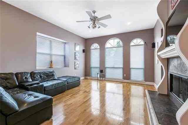 2712 Metairie Heights Ave - Photo 2 of 15