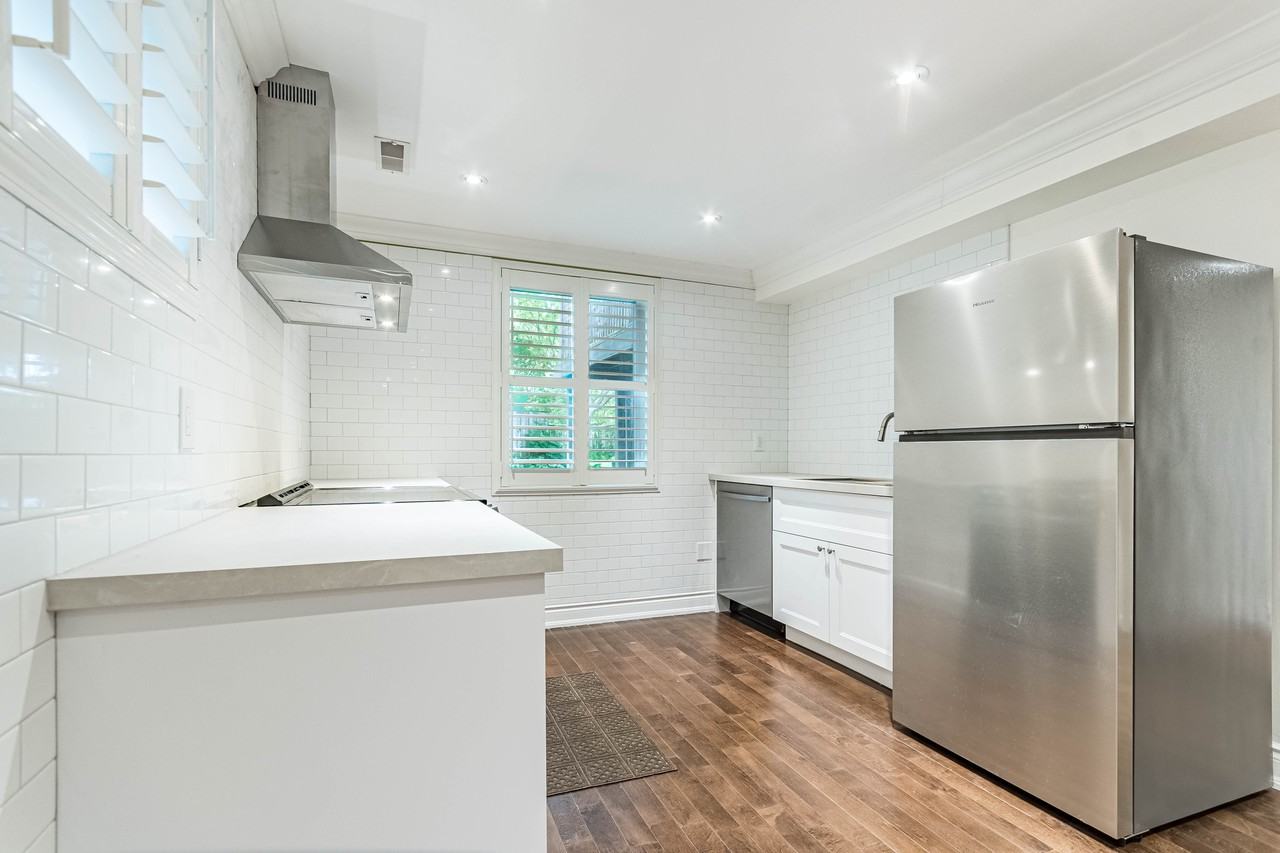 64 Grenview Boulevard South - Photo 5 of 21