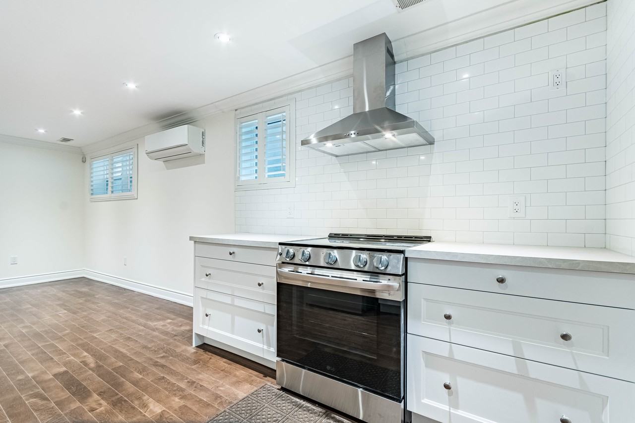 64 Grenview Boulevard South - Photo 6 of 21