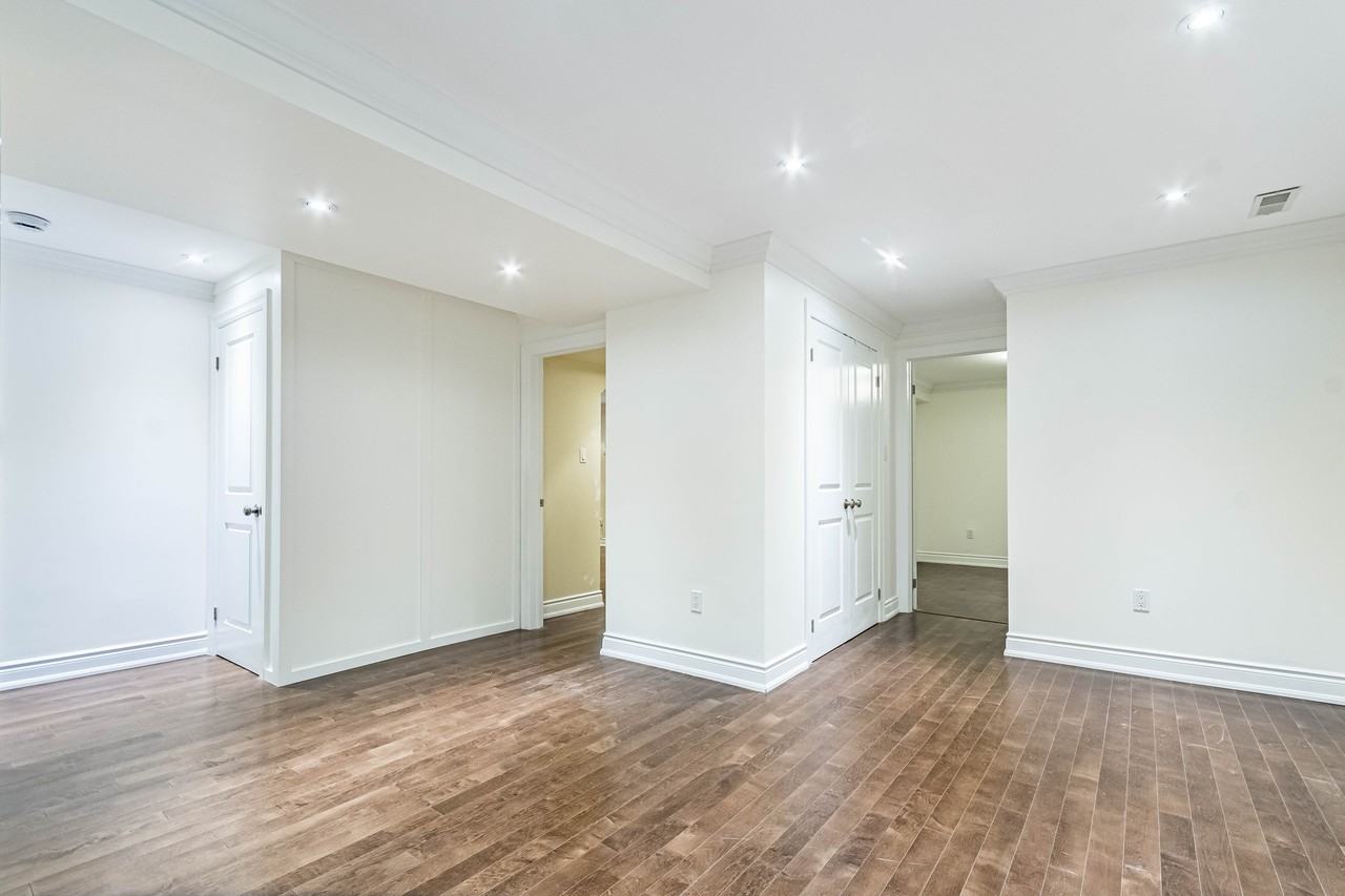 64 Grenview Boulevard South - Photo 7 of 21