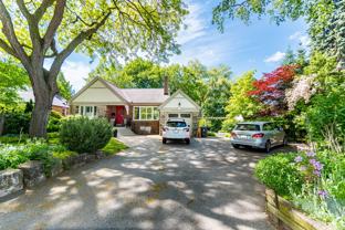 64 Grenview Boulevard South - Photo 1 of 1