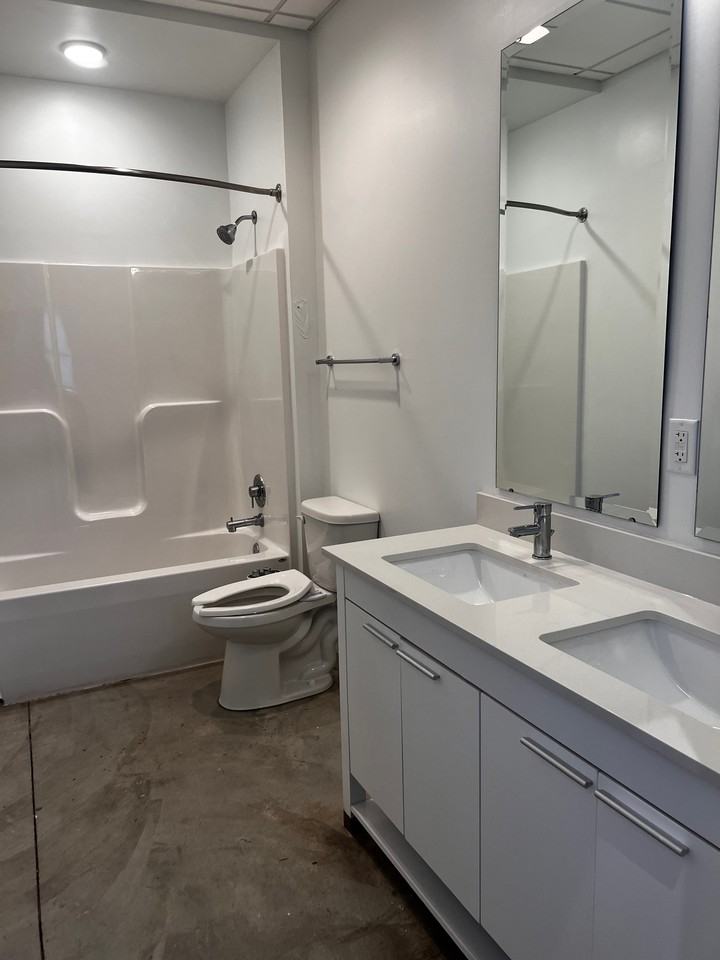 3200 Gillham Rdapt 114 #114 - Photo 3 of 14