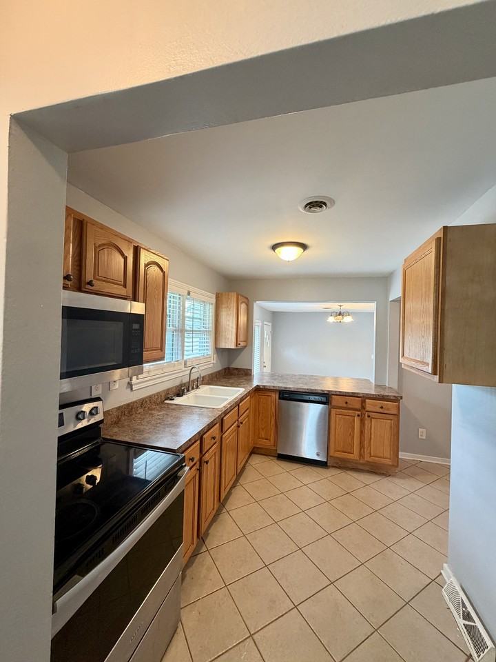 416 W Wenger Rd #1 - Photo 7 of 50