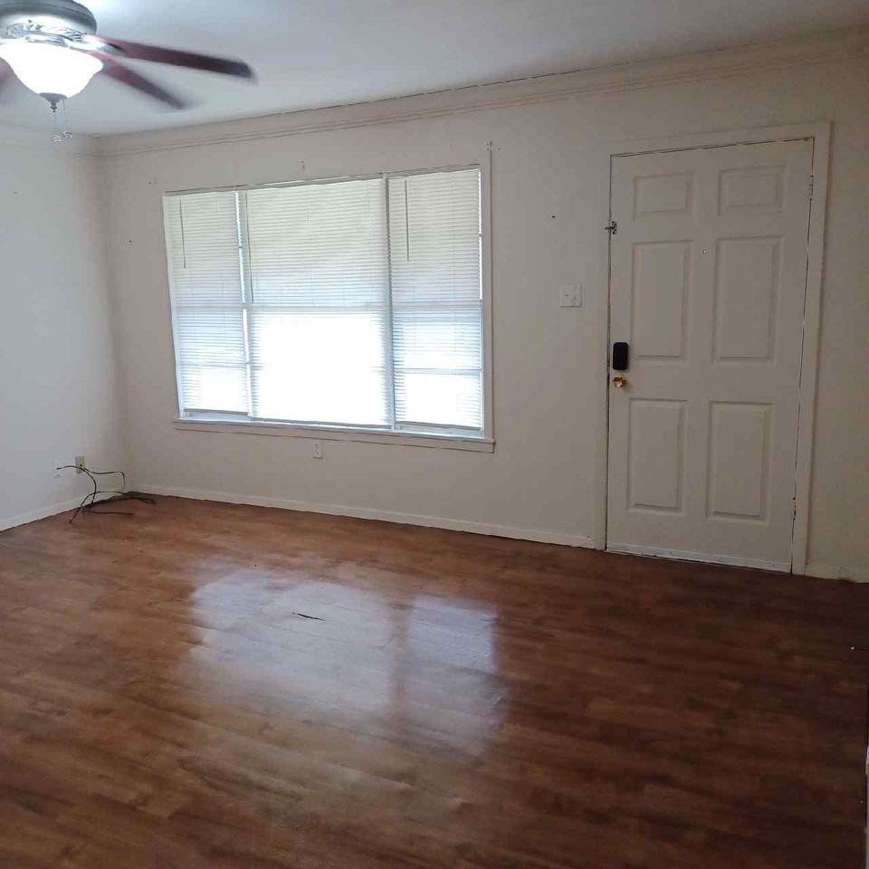 227 Houston St #1 - Photo 2 of 9