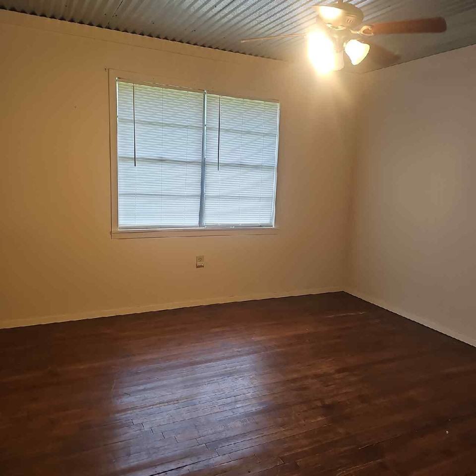 227 Houston St #1 - Photo 3 of 9