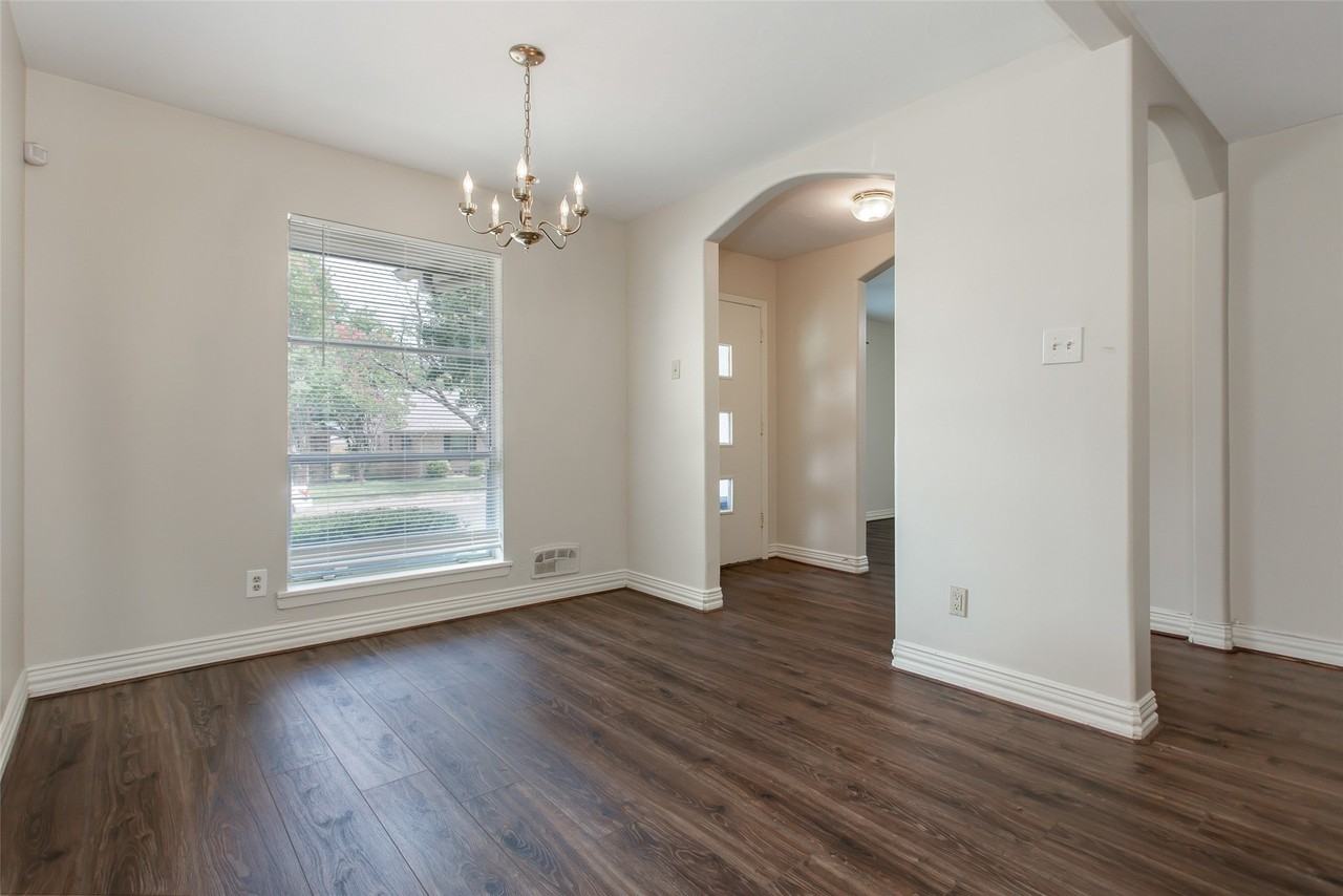 7445 Brentcove Cir - Photo 3 of 20