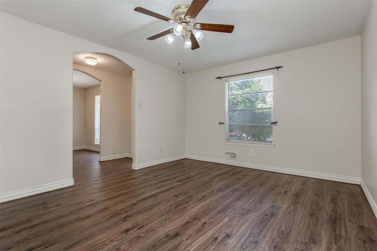7445 Brentcove Cir - Photo 5 of 20