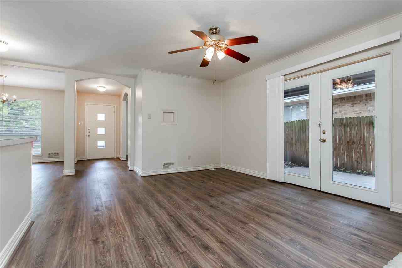 7445 Brentcove Cir - Photo 6 of 20