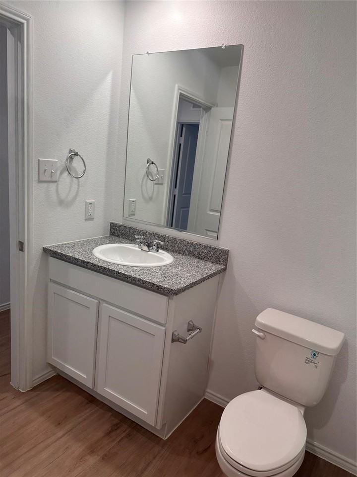 5816 Crystal Water Way - Photo 4 of 26