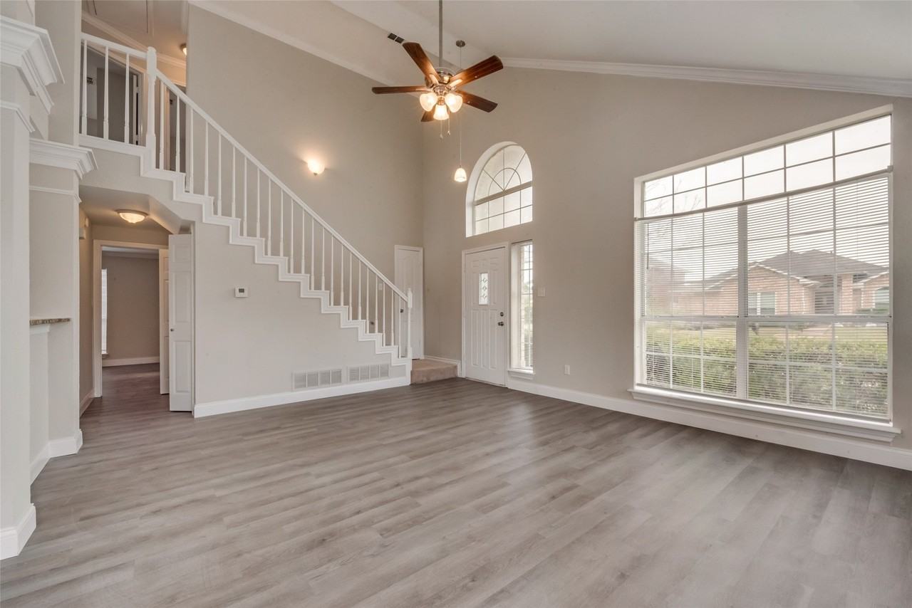 908 Stone Trail Dr - Photo 3 of 33