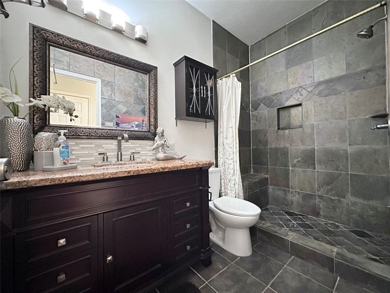 1707 Rosbury Ct - Photo 7 of 16