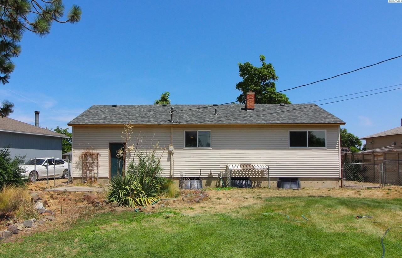 1907 Hood Ave - Photo 2 of 18