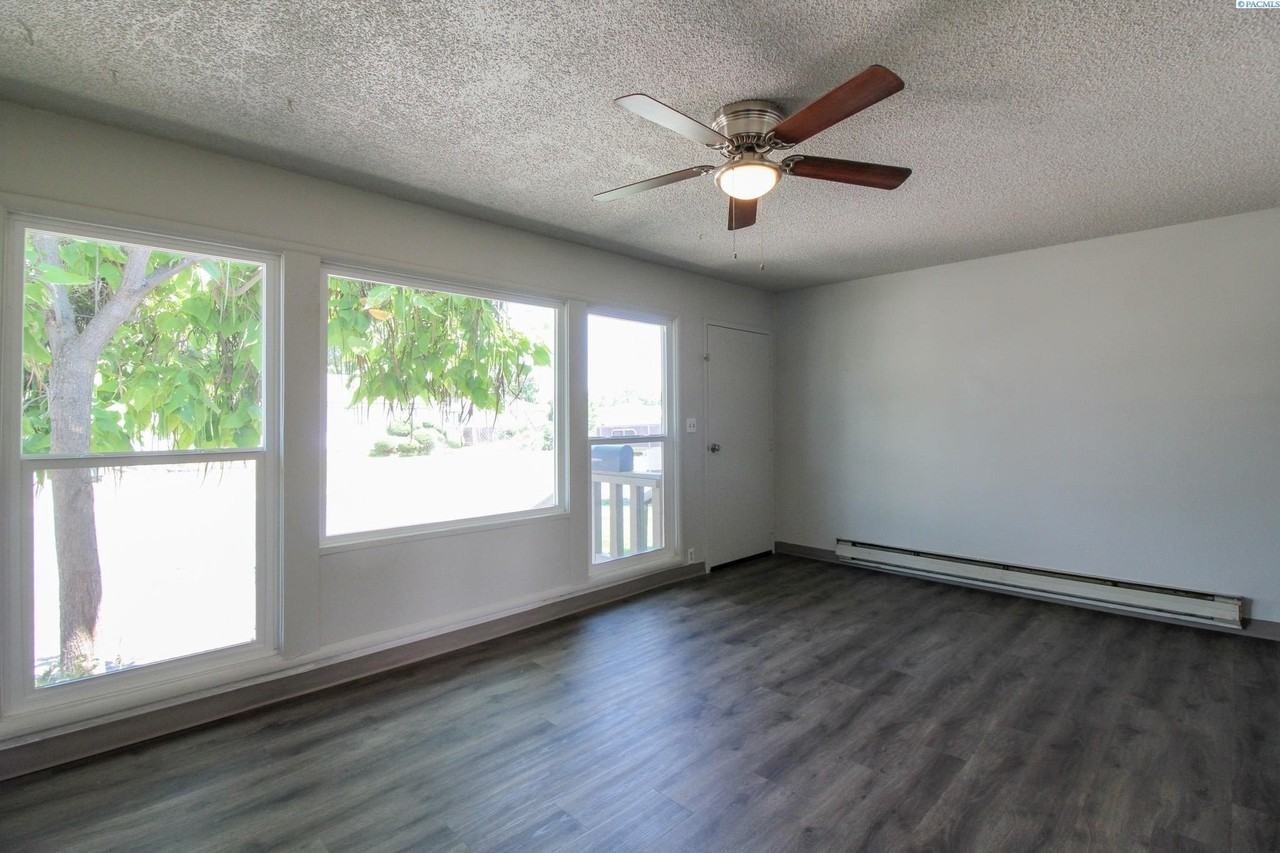 1907 Hood Ave - Photo 7 of 18