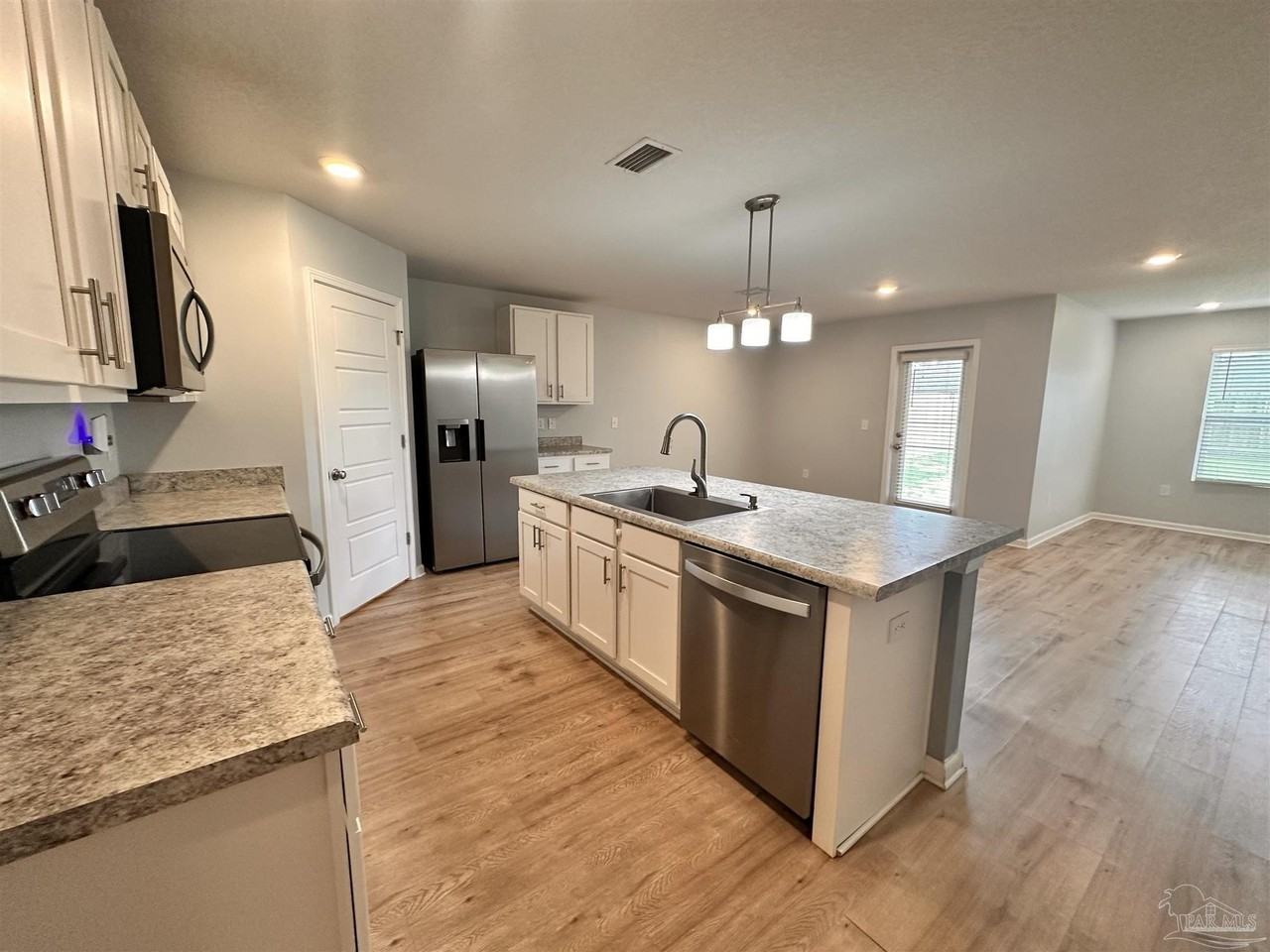 1040 Lovebird Ct - Photo 3 of 20