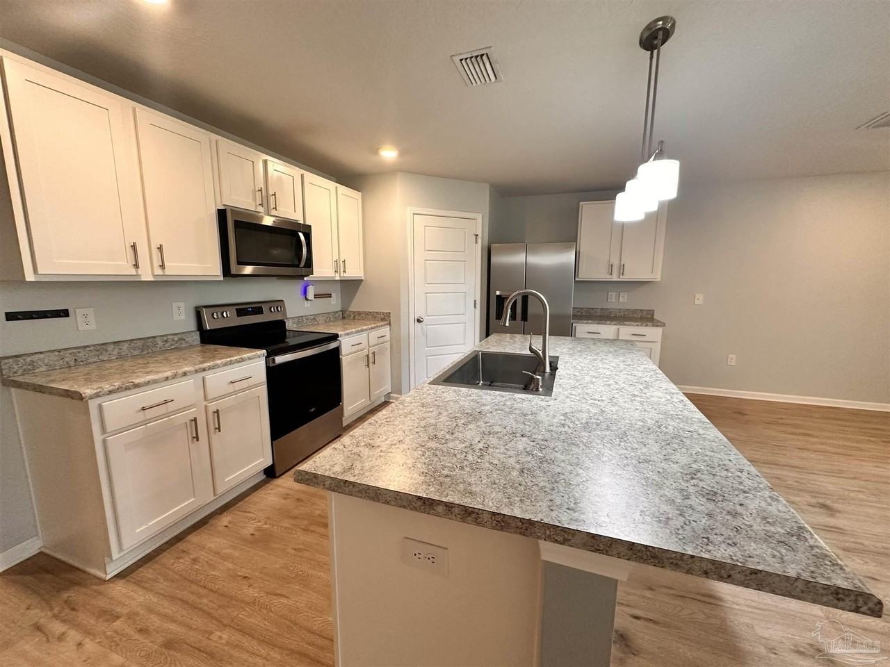 1040 Lovebird Ct - Photo 4 of 20