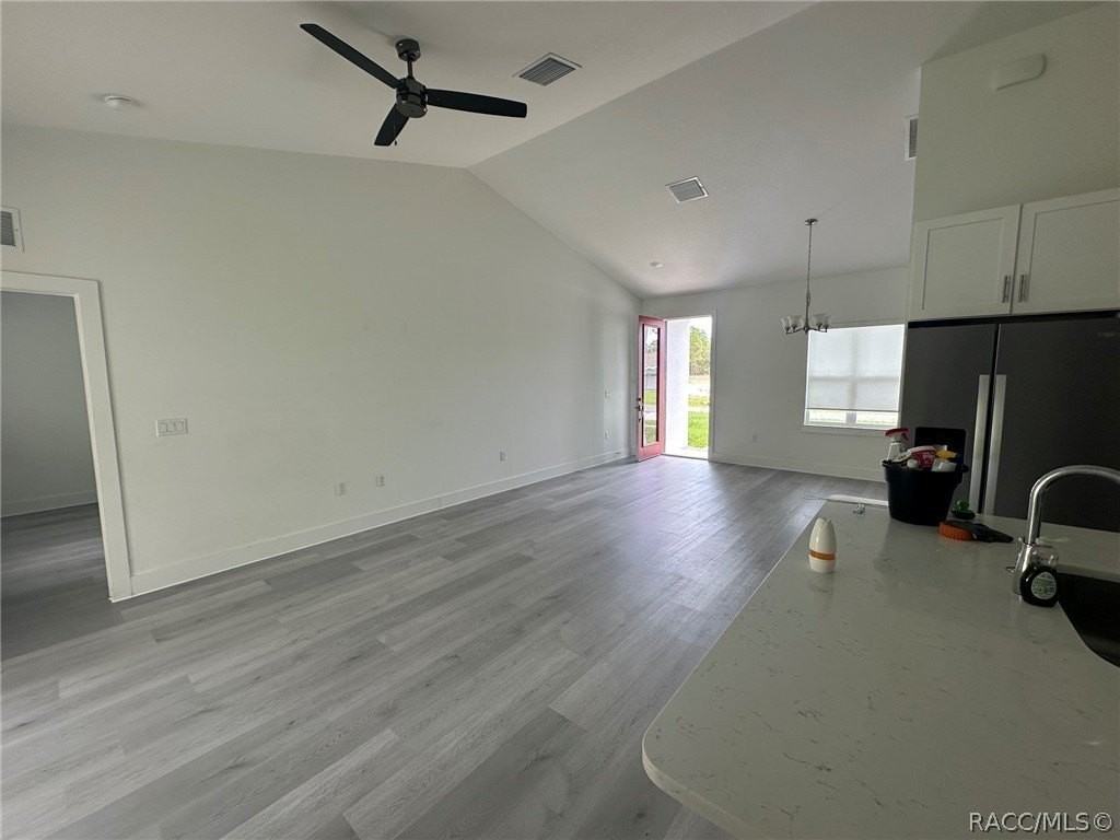 2810 W Huron Ln - Photo 5 of 21