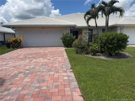 featured image of 2880 Se Fairway W #1