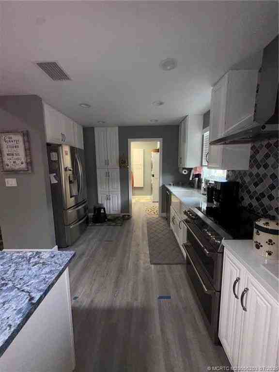 2880 Se Fairway W #1 - Photo 7 of 18