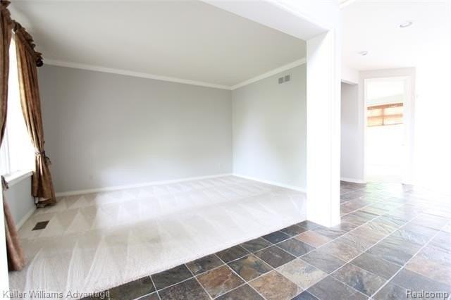 18547 Clairmont Cir E - Photo 6 of 37