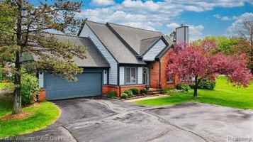 featured image of 2799 Lochmoor Blvd