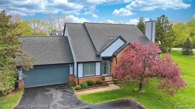 2799 Lochmoor Blvd - Photo 3 of 39