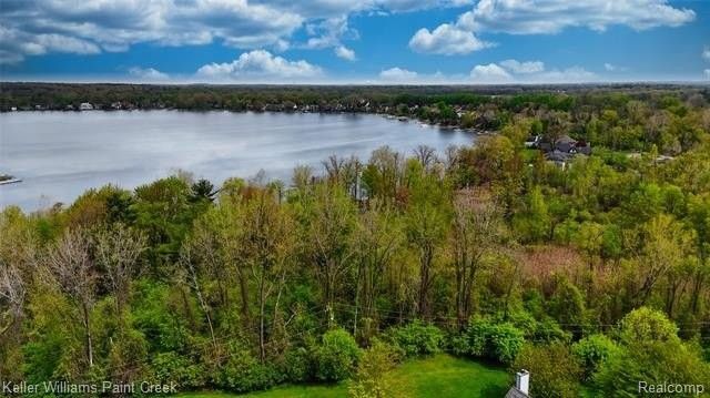 2799 Lochmoor Blvd - Photo 7 of 39