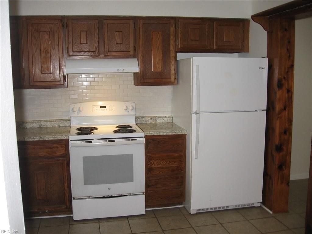 3820 Marlin Bay Ct - Photo 3 of 10