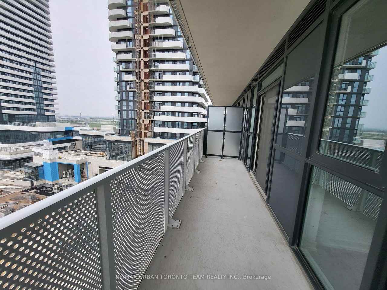 28 Interchange Way #801 - Photo 4 of 12