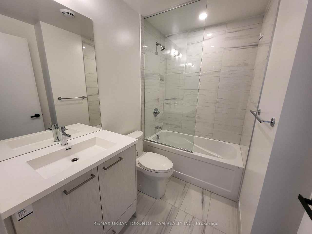 28 Interchange Way #801 - Photo 5 of 12