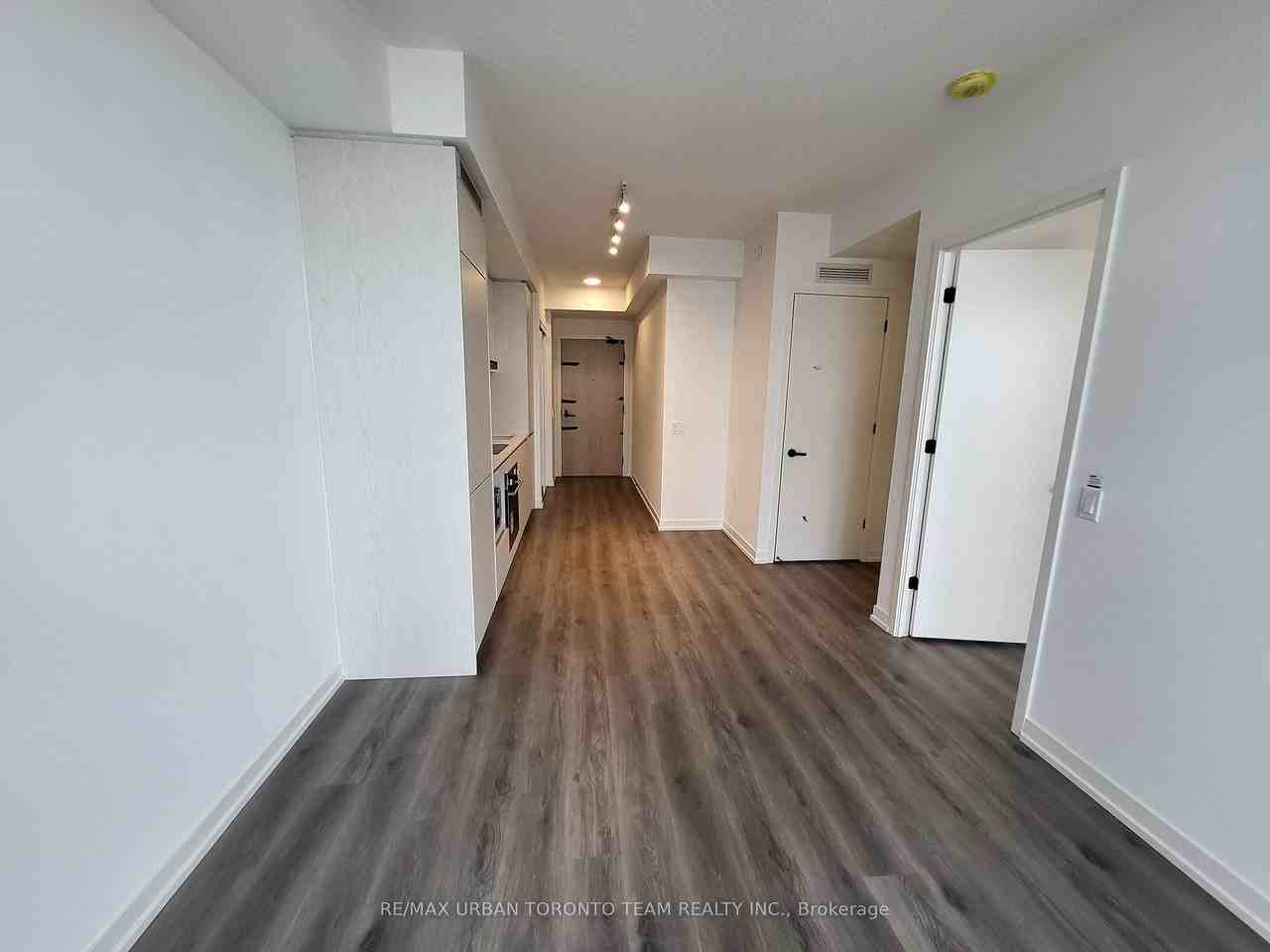 28 Interchange Way #801 - Photo 6 of 12
