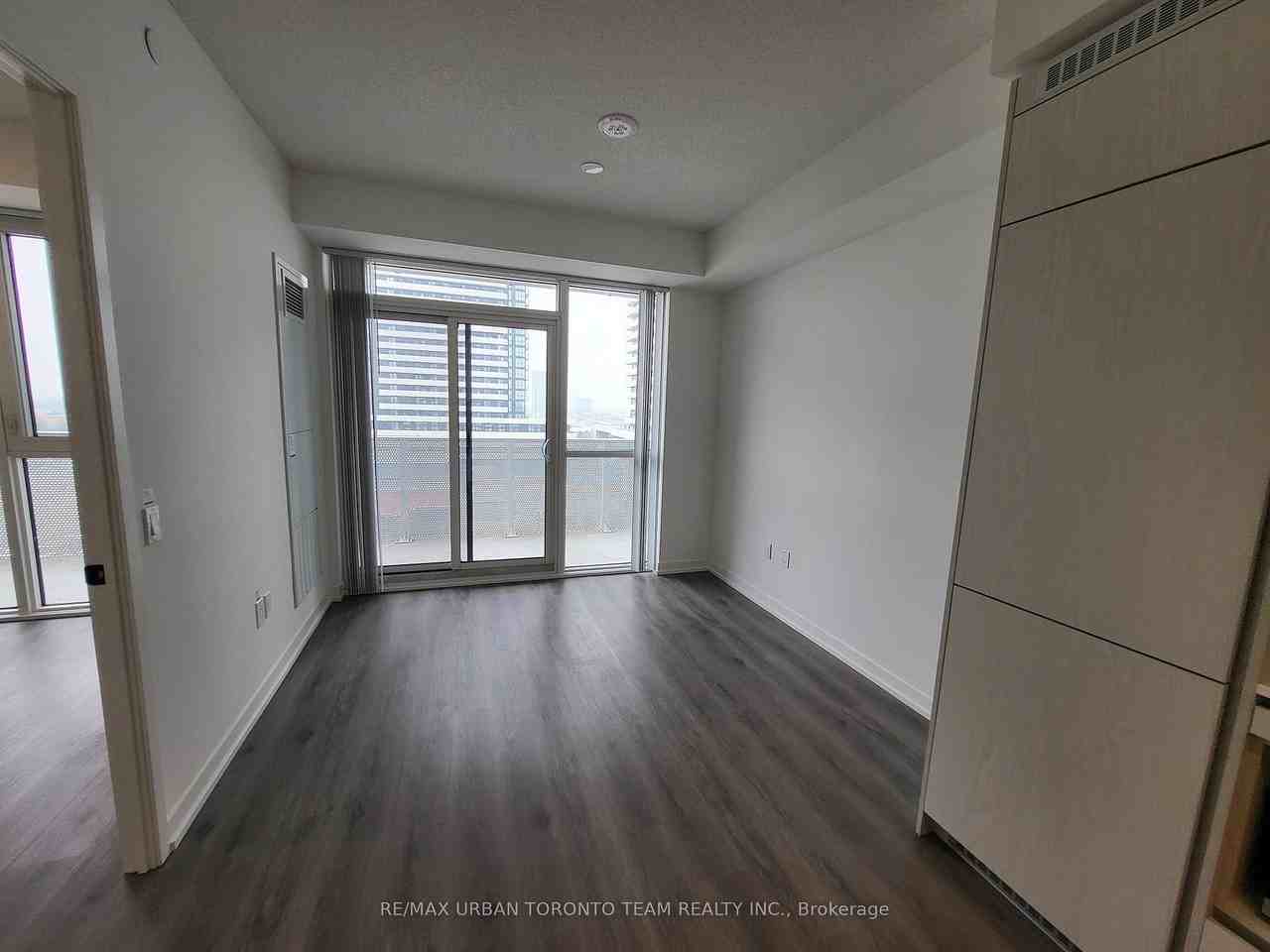 28 Interchange Way #801 - Photo 7 of 12