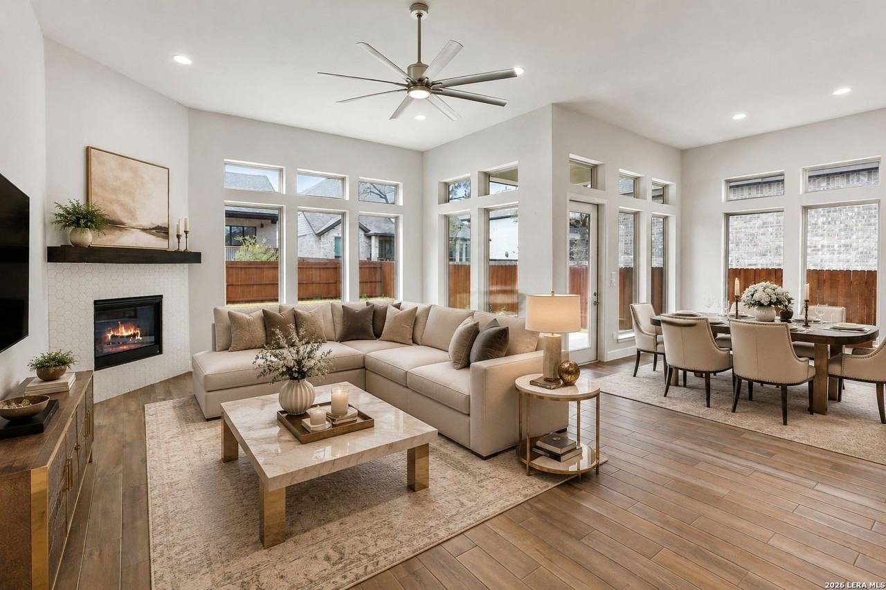 10016 Rebecca Pl - Photo 3 of 34