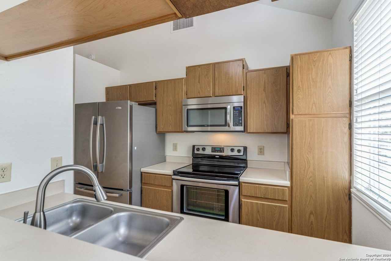 133 Whisper Way - Photo 4 of 12