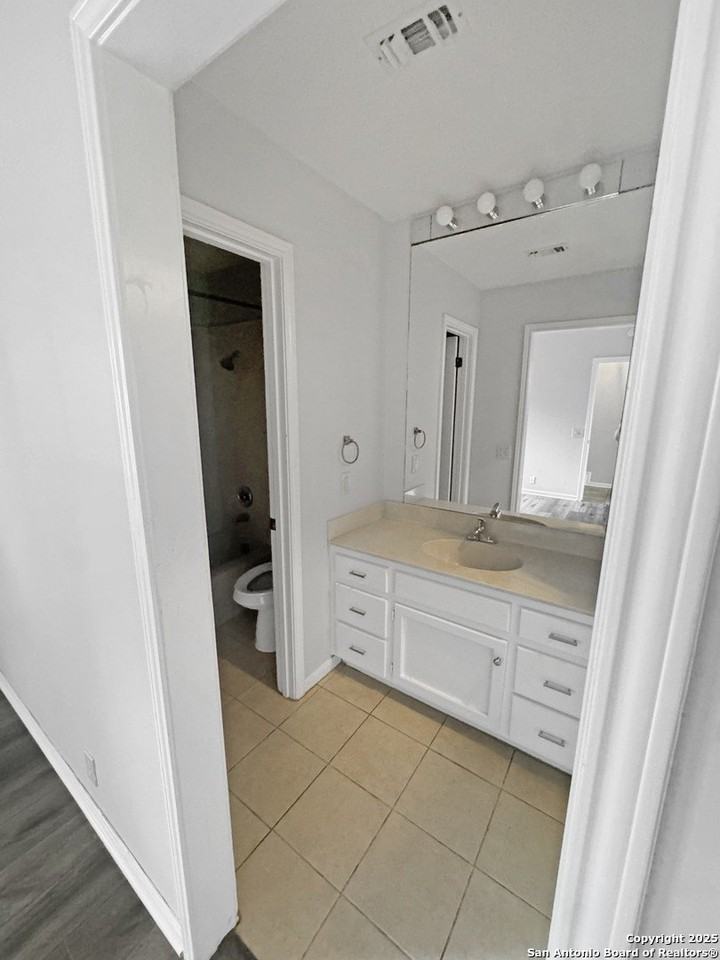 210 Circle St #05 - Photo 7 of 16