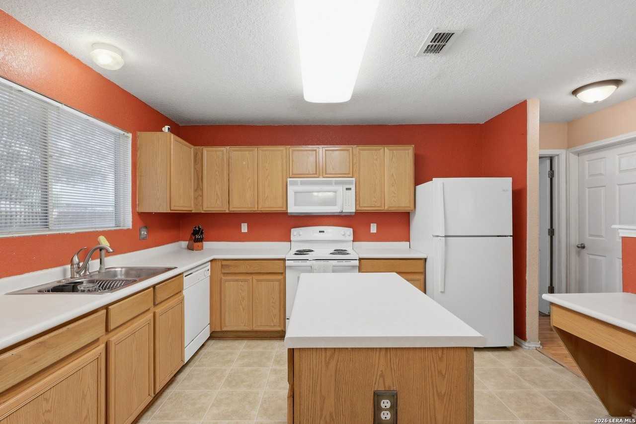 9014 Laguna Fls - Photo 6 of 21