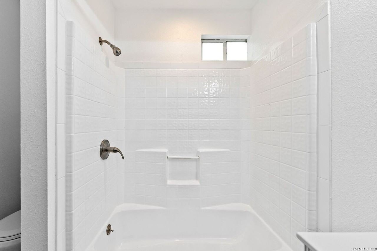250 Koehler Ct - Photo 7 of 32