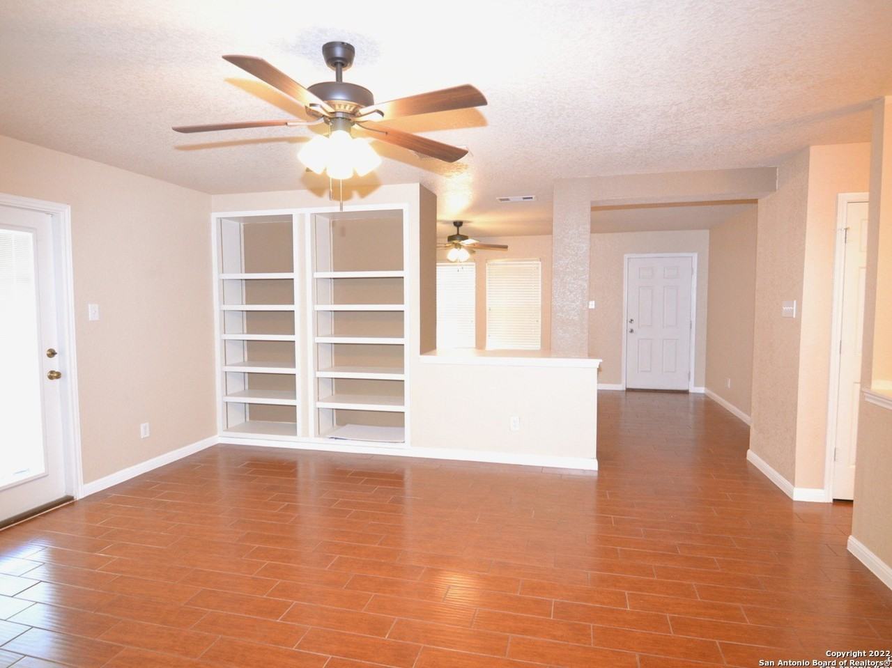 11116 Vollmer Ln - Photo 4 of 19