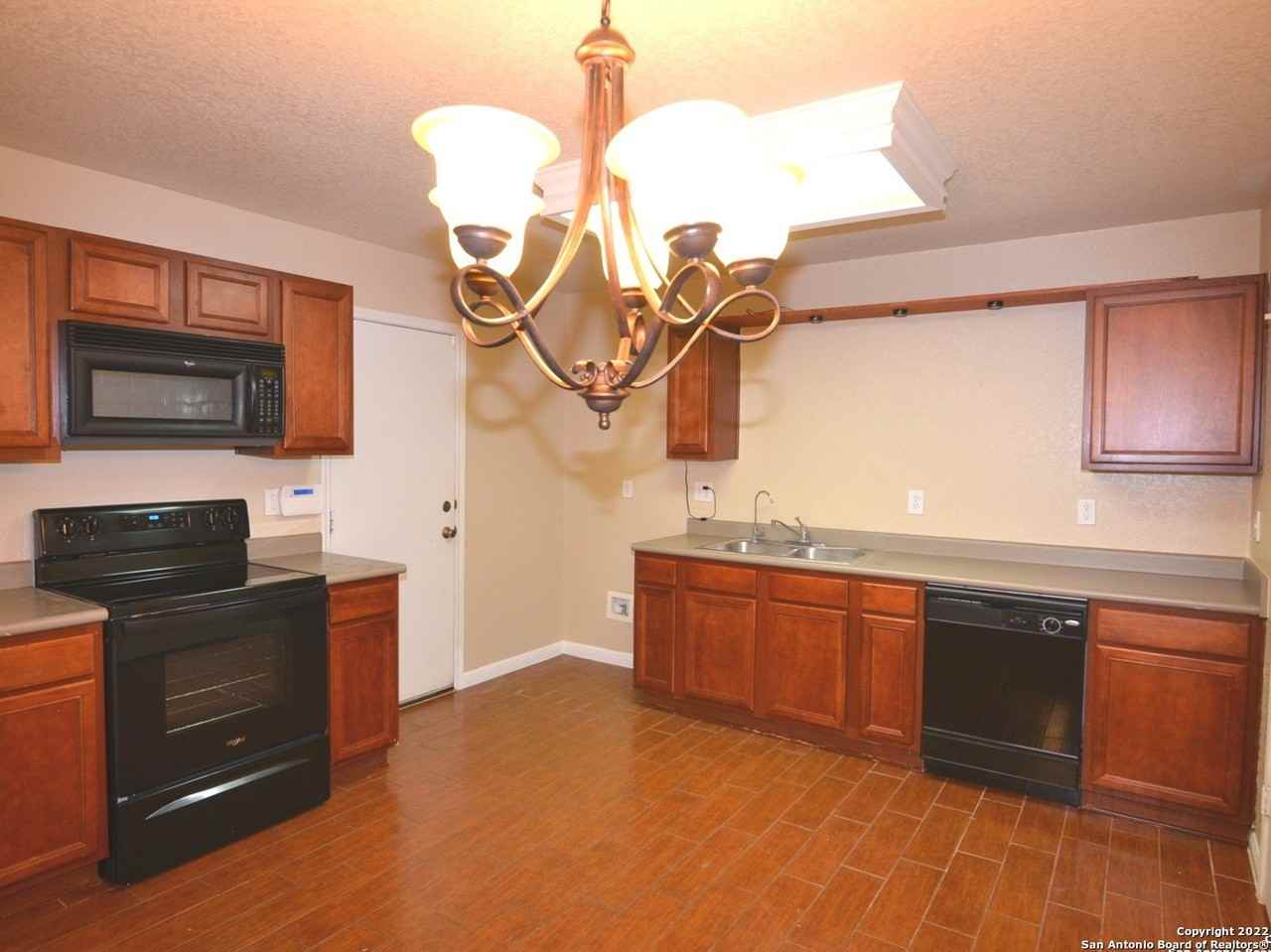 11116 Vollmer Ln - Photo 6 of 19