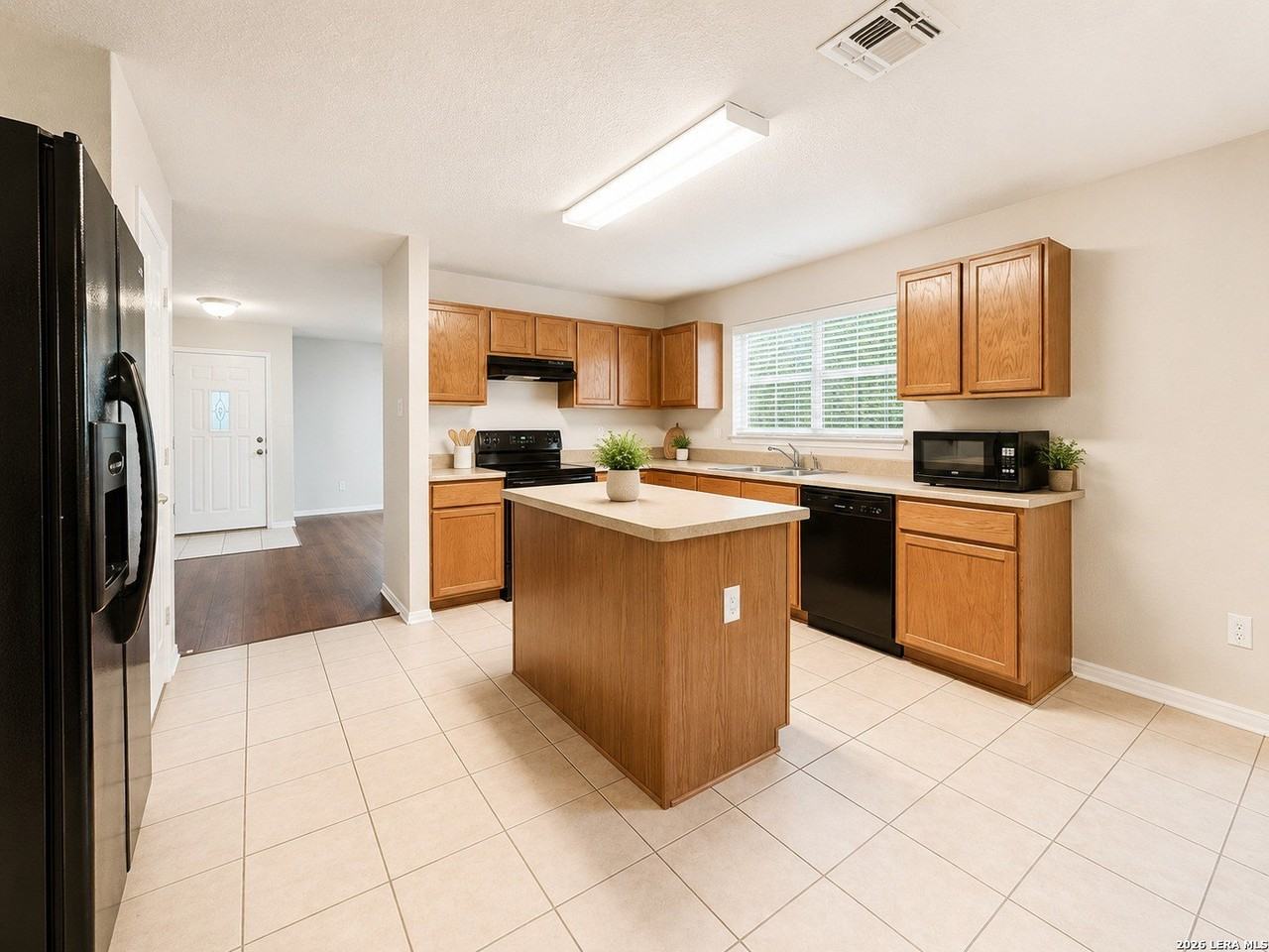 7634 Presidio Ledge - Photo 7 of 27
