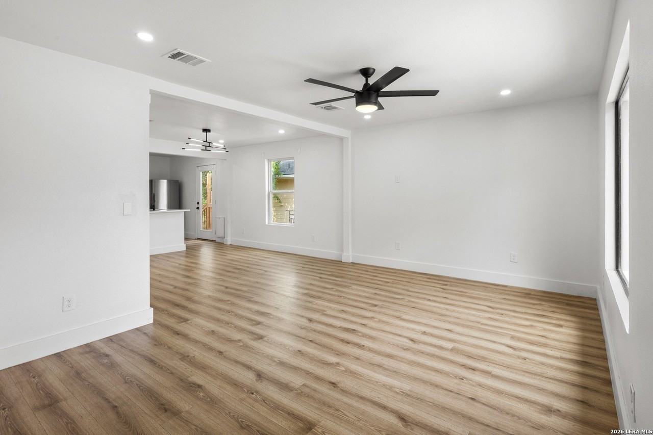 334 Cooper St - Photo 6 of 17