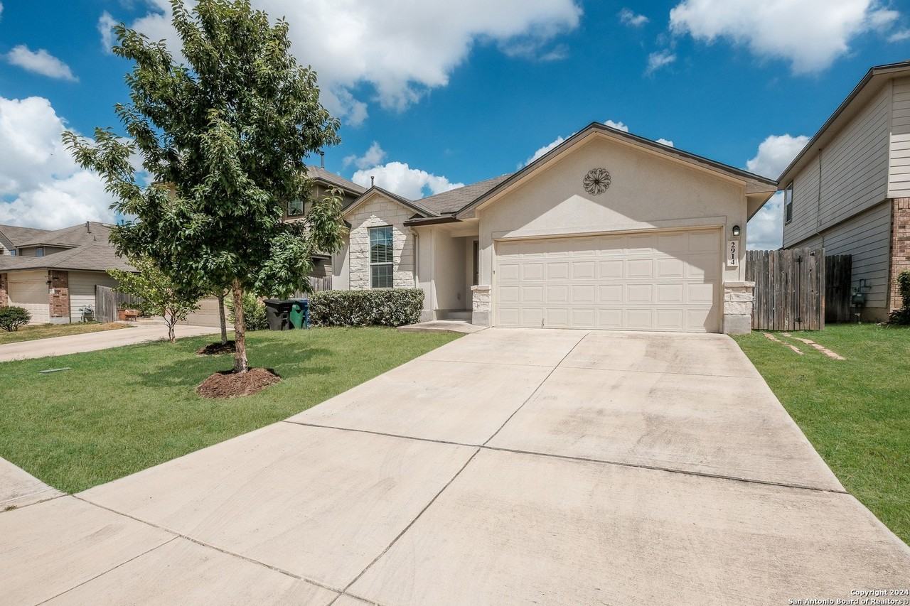 2914 Sunset Bnd - Photo 2 of 24