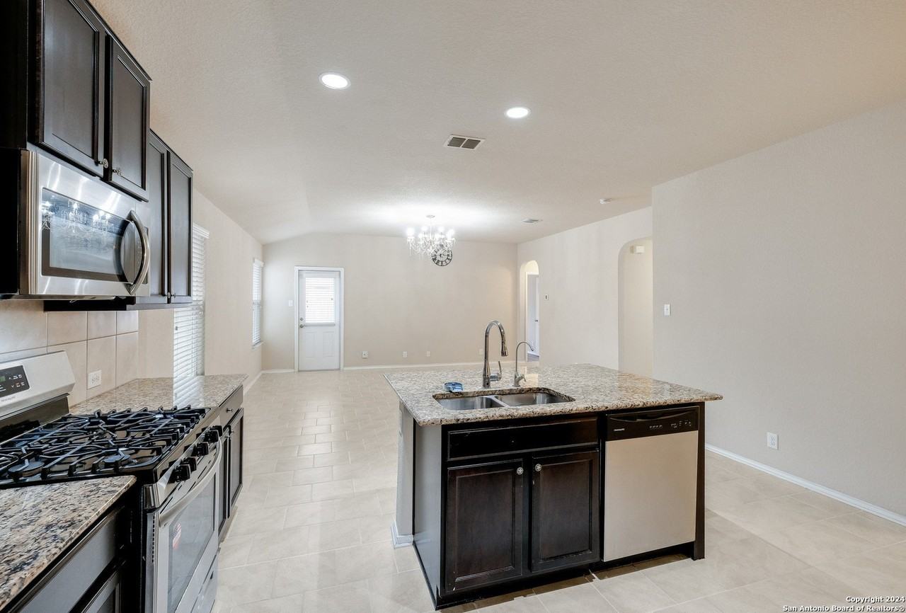 2914 Sunset Bnd - Photo 5 of 24